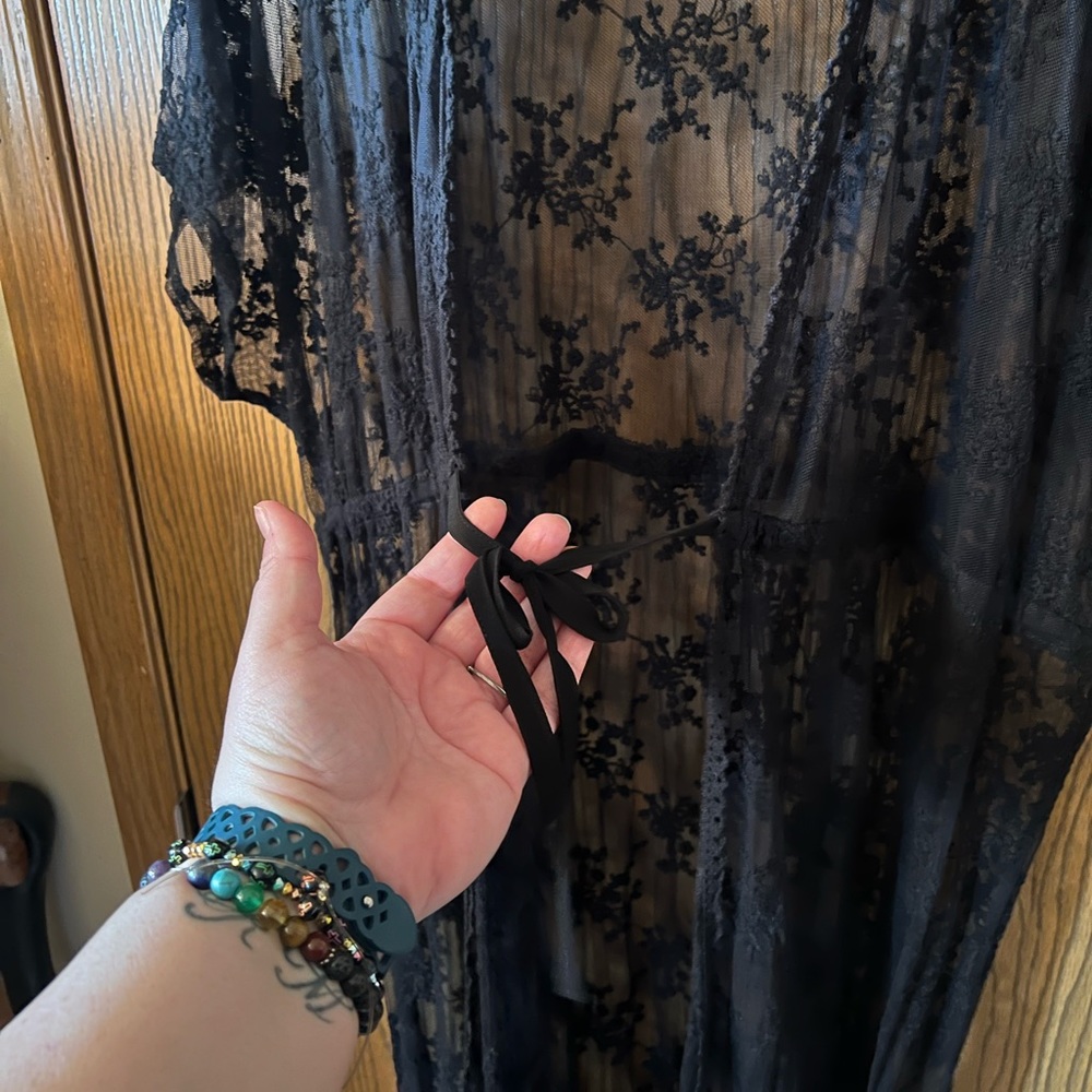 Women’s black lace long open cover up kimono - Picture 2 of 5